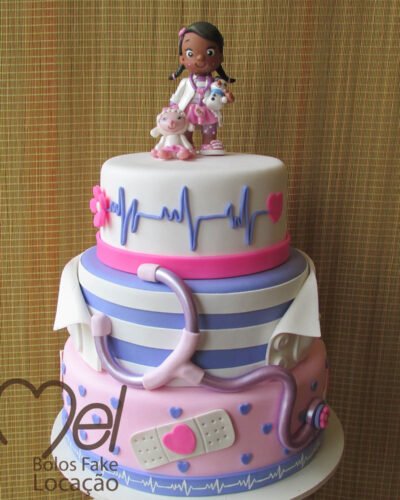 Bolo Doutora Brinquedos