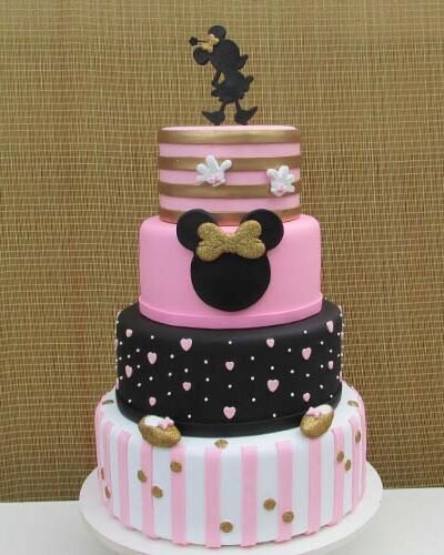 Bolo Minnie Rosa Realeza