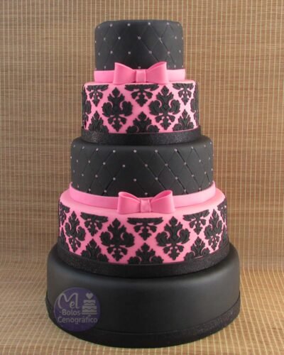 Bolo Preto Pink 5 andar