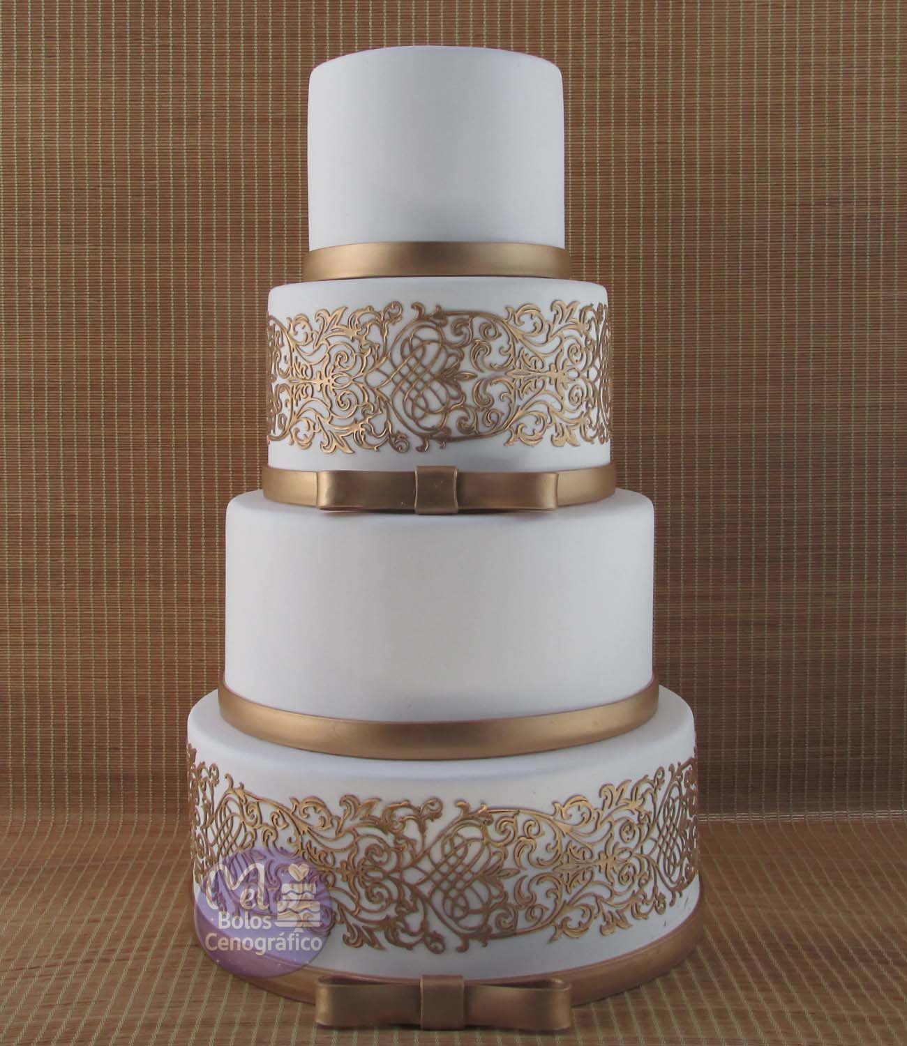 Bolo Branco Dourado